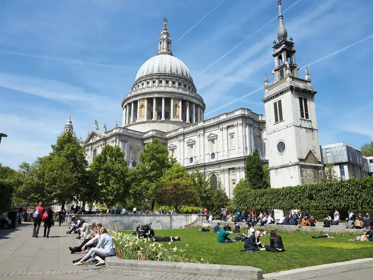 highlight_media_city_of_london_from_roman_londinium_to_global_finance.webp